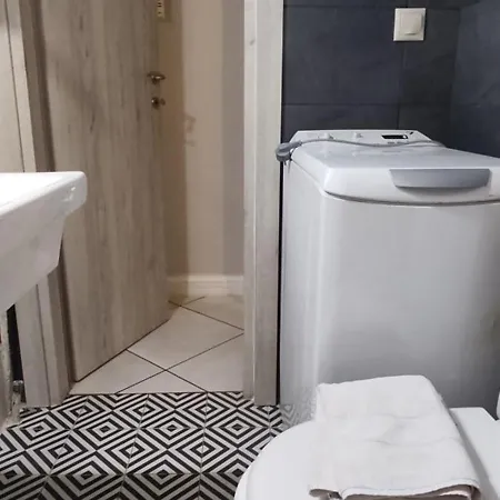 Myron,athens - Cozy & King-size Bed